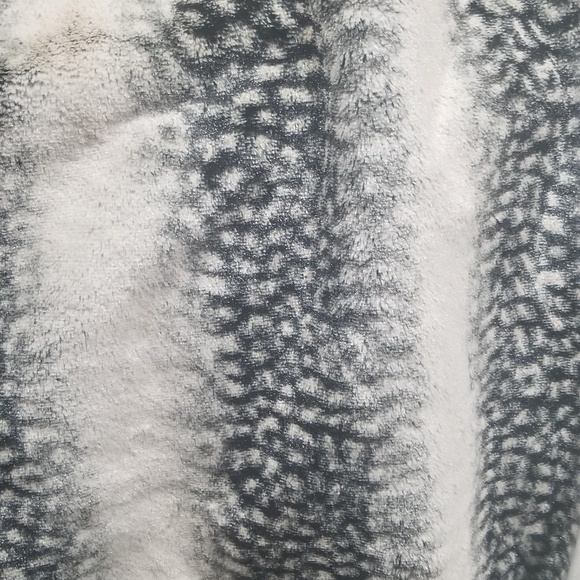 Chi by falchi vegan fur and suede luxe jacket - Picture 6 of 7